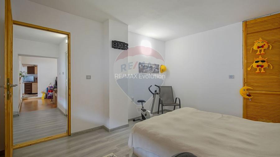 Casa spatioasa cu teren generos, in zona centrala a Sacelelor - 20