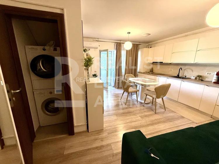 Vânzare, apartament 3 camere, zona Pacii - 2