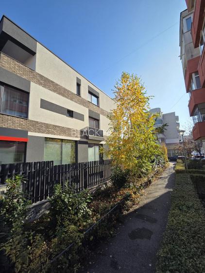 Spatiu Comercial de Inchiriat, 80 mp utili, 2 parcari, Imobil Nou - 2