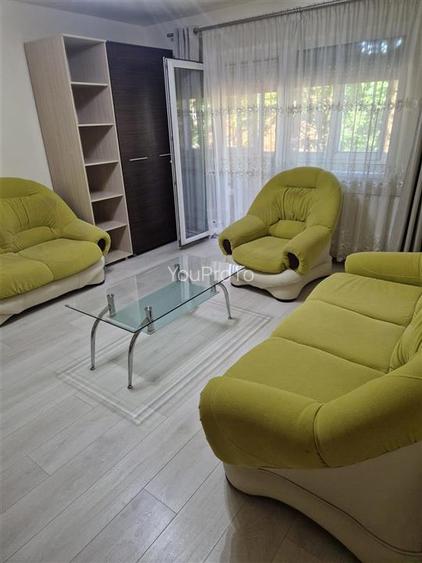 Dambovita 3 camere Decomandat etaj 4 - 11