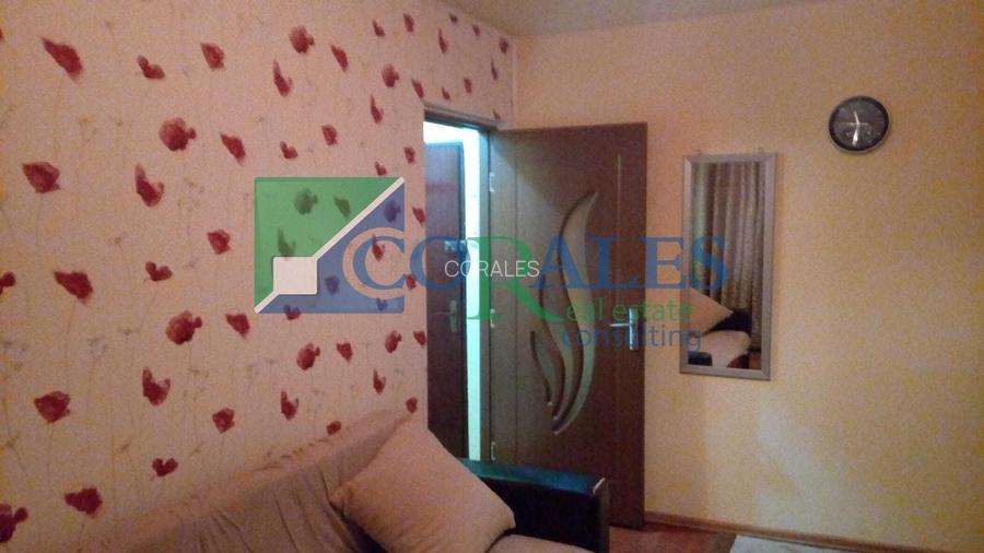 Calea Buziasului. O camera. Bloc izolat. Ideal pentru investitie. - 3