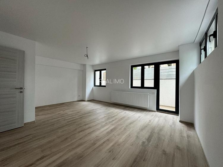 Garsonieră Luminoasa cu Balcon Spațios - 2