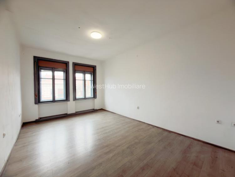 Apartament 1 camera, decomandat, parter, 41mp utili, zona Sinaia  - 2