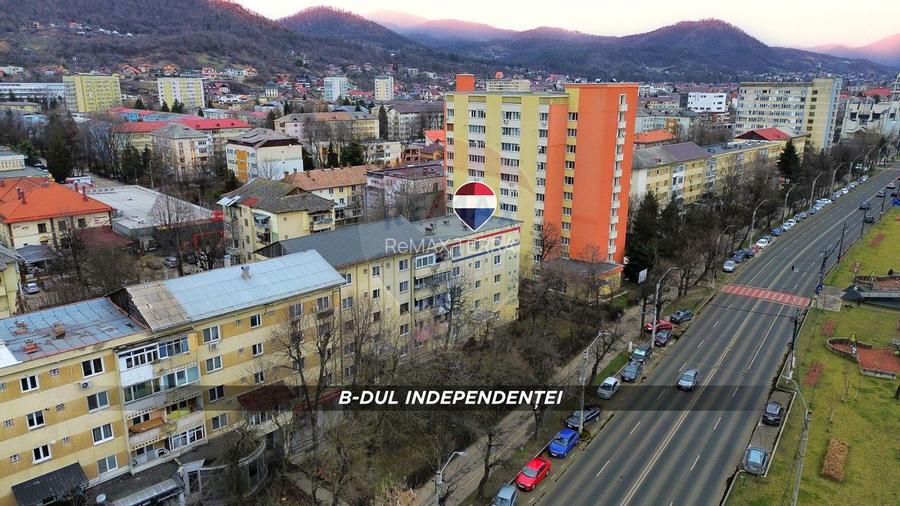 DE VANZARE: Apartament cu 2 camere în zona Independentei - 3