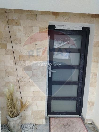 Apartament cu 3 camere de închiriat, zona Răzoare - 9