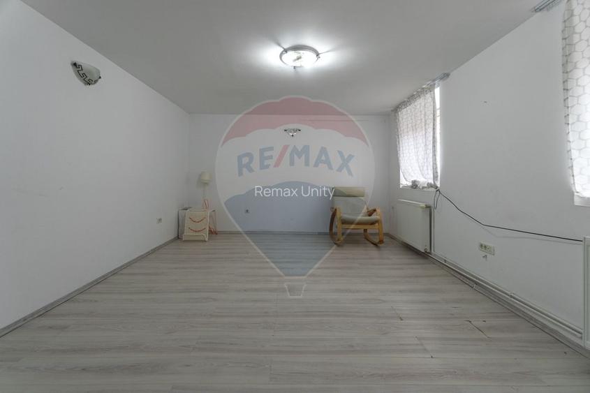 Garsonieră de închiriat– Strada Republicii 31/ Comision 0% - 3