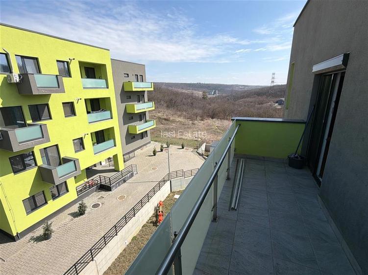 Apartament cu 3  camere in zona Copoului, Str. Fundac Ursulea - 12