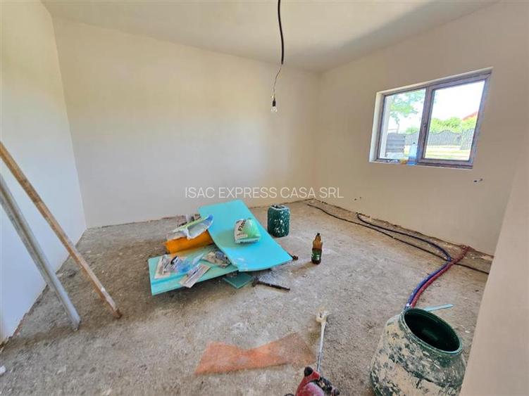 Casa noua de vanzare + 775 mp teren, Cogeasca, com. Letcani - 3