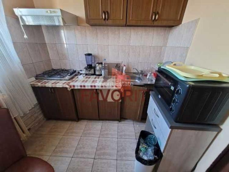 Etaj intermediar. Disponibil imediat . Zona excelenta - 6