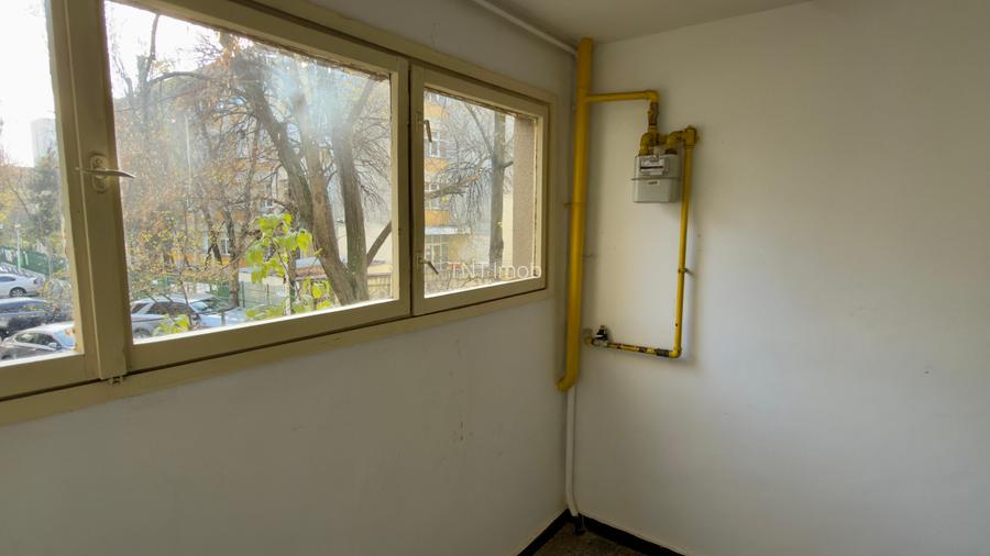 Apartament 3 camere Decomandat, vedere mixta, 6 minute de Metrou Romancierilor - 17