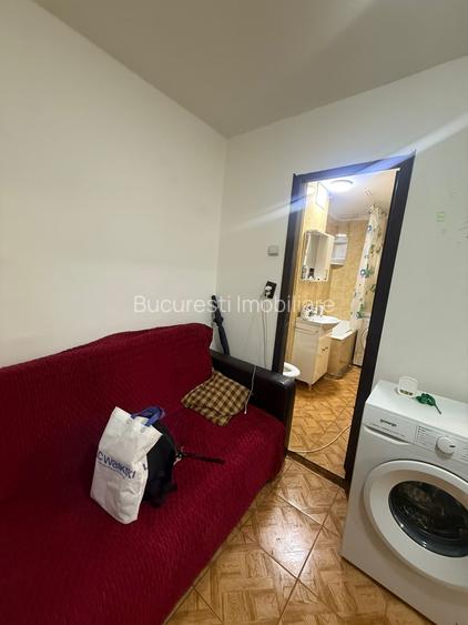 Garsoniera Vitan MALL metrou TIMPURI NOI,Decomandata, etj 3/10,mobilata utilata - 2