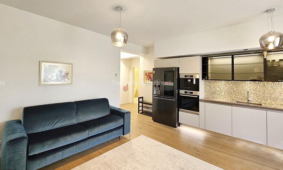 Priveliste spectaculara catre masivul Tampa - 7