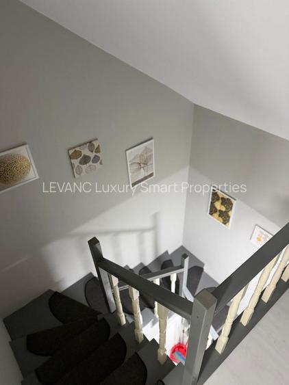 Vilă Impunătoare de Vânzare în Bușteni - Ideală pentru Investiție - 16