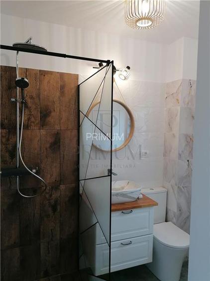 Sag- despartit prin garaj- 5 camere - 4