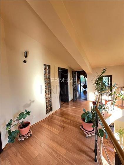 Dumbravita - Vila moderna - Teren 1430mp - 2 Fronturi - Carport - Panouri solare - 10