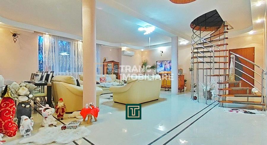 Casă impresionantă cu 15 camere, teren generos, piscină in Fantanele, Arad - 13