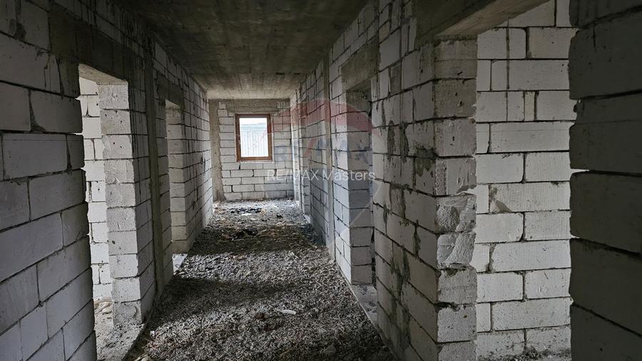 Casă / Vilă cu 12 camere, teren intravilan de 2869mp în Siminicea, SV - 16
