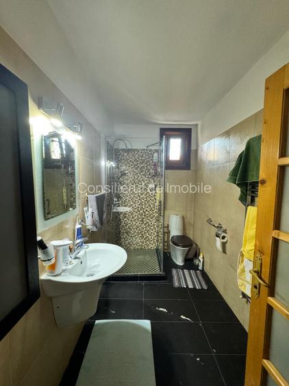 Casa de locuit + Spatii comerciale deja inchiriate! - 4