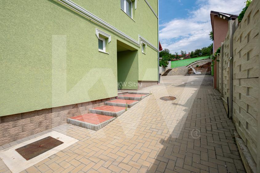 Cladire cu 15 camere si potential de pensiune in Ocna Sibiului - Investitie top - 23