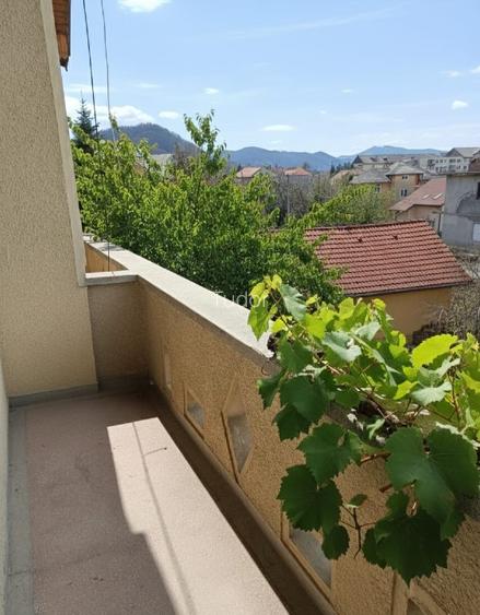 Casa Baia Mare  zona Sasar, 5 camere, garaj, curte, 266 mp suprafata construita - 2