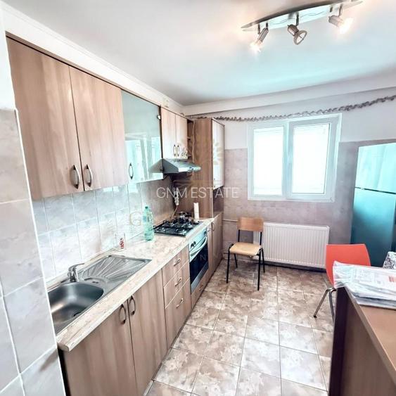 2 Camere Et.8 Decomandat An constructie 1979 - Metrou Gorjului - 2