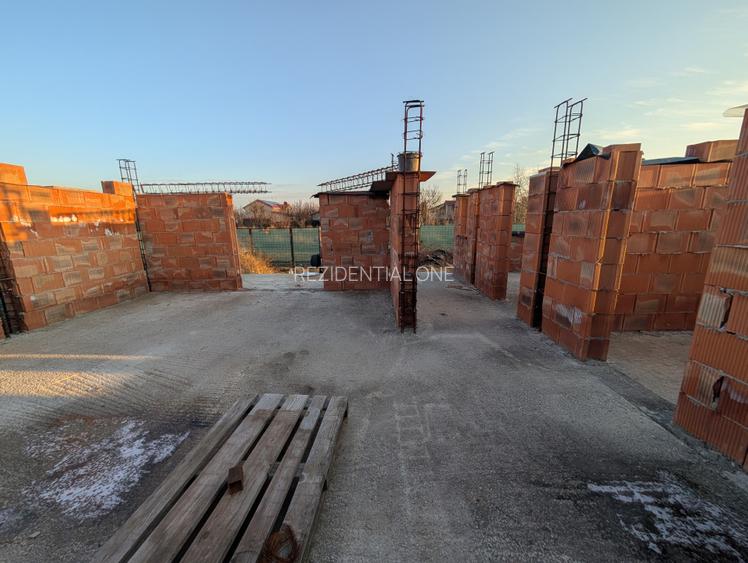 Teren 580m Șerbanesti cu casa in constructie  - 5