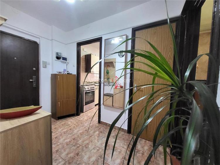 FIX LA METROU / 4 CAMERE DECOMANDAT / ETAJ 1 - 17