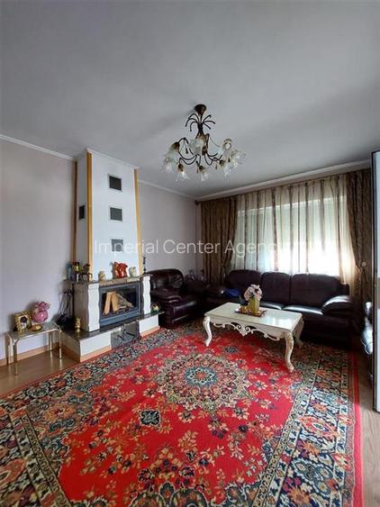 Vila de vanzare P+1 si  4200 mp teren in Com Livezi - 3