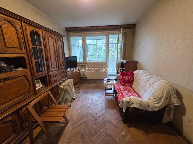 Piata Muncii, 5 minute metrou, chiar pe Basarabia, stradal, vedere spate, - 2