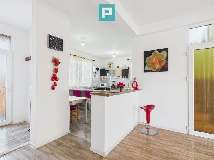 Casă cu 7 camere și teren generos în Șofronea - 3