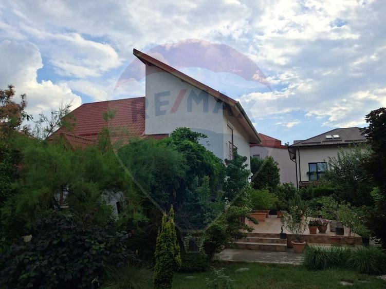 Casa de vanzare 4 camere, zona Otopeni, Odai