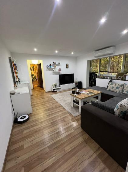 Apartament cu 3 camere mobilat si utilat-etaj 2-mobilat si utilat-zona Lipovei
