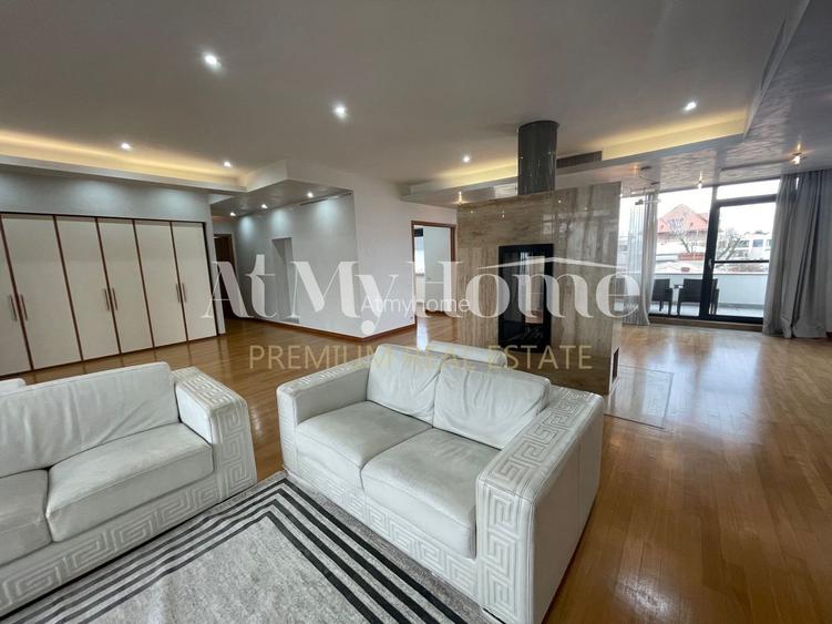 Penthouse Spectaculos cu 4 camere, partial mobilat, terase, 2 parcari - 3