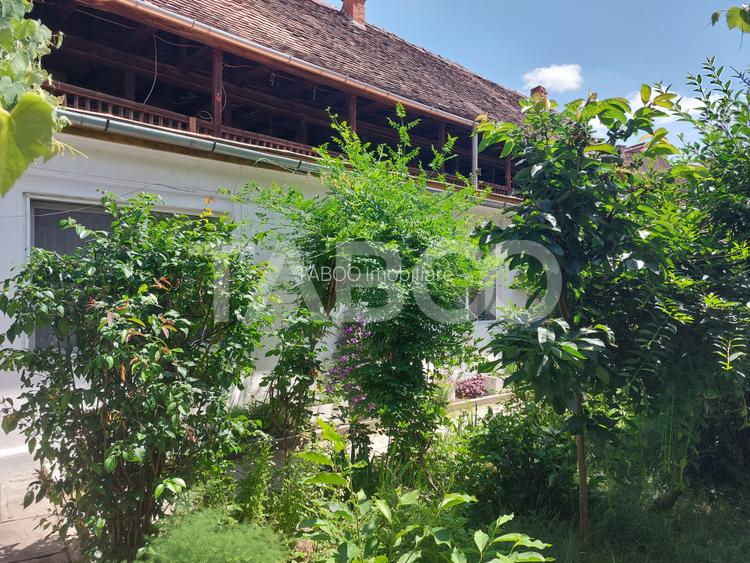 Casa 214 mp utili singur in curte 800 mp teren zona centrala Cisnadie - 16