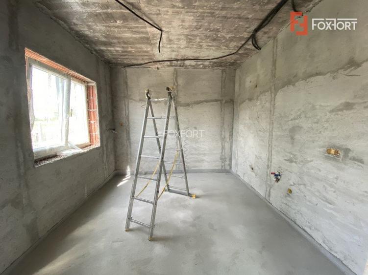 Casa tip triplex, cu 2 camere, de vanzare in Sanandrei. - 6