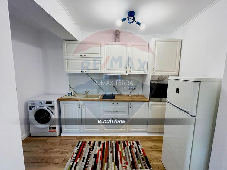 DE INCHIRIAT: Apartament cu 2 camere-strada Victoriei - 8