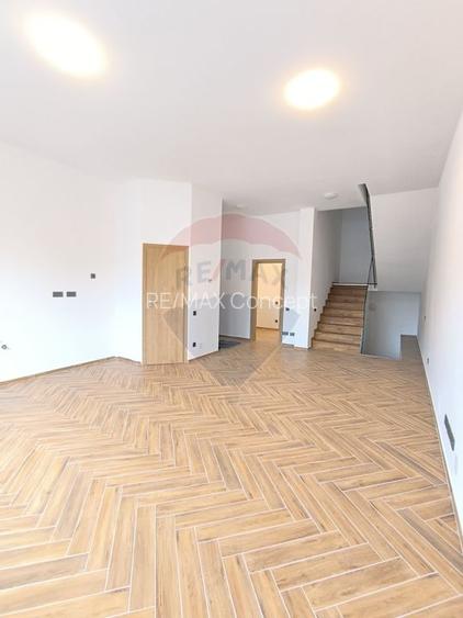 Casă de vanzare - 31