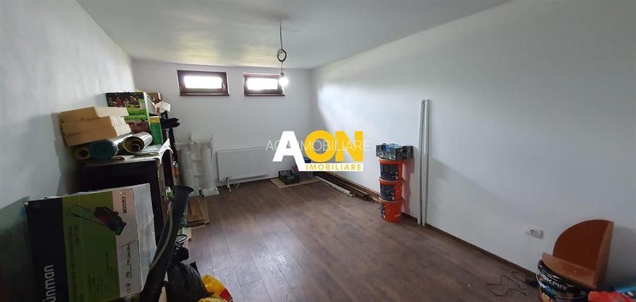 Casa parter+demisol, 1200 mp teren, pretabila pt 2 familii, Sard - 19