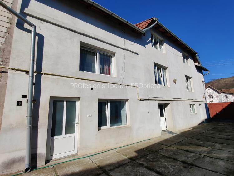 COMISION 0% Casa cu 20 camere, intabulata, utilitati+3.125mp teren in Slimnic - 2