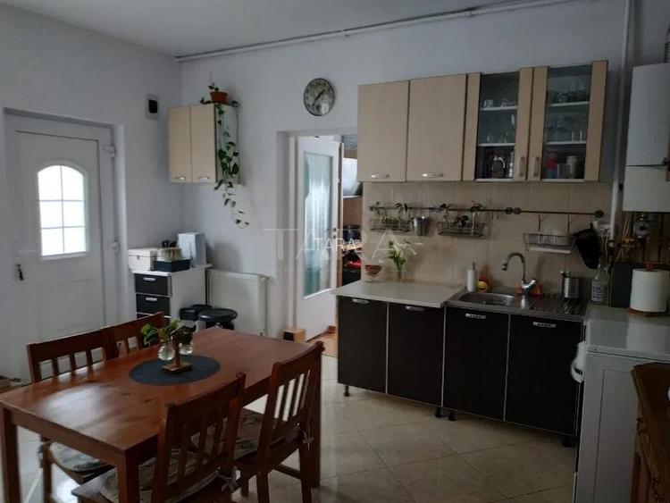 Casa cu 2 camere de vanzare in zona Gruia. - 2