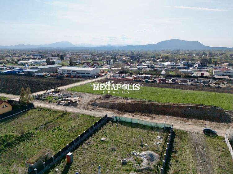 Teren intavilan | Autorizație de construcție + Avize | P + 2E + M - 8
