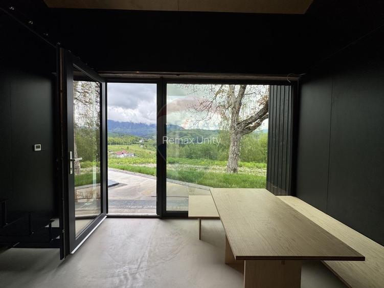 Doua case la munte, cu vedere superba, localizate in Poiana Marului - 24