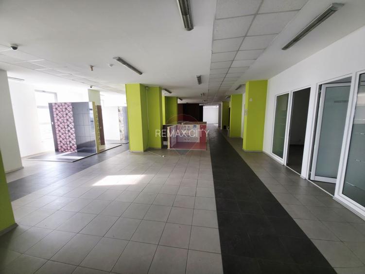 Spațiu comercial de 828 mp de vânzare în zona 1 Mai - 10