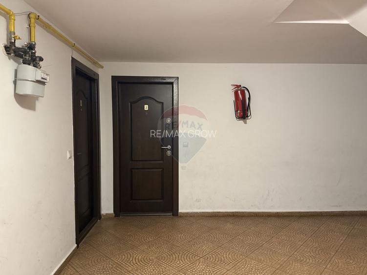 Apartament cu 3 camere de vânzare cu loc de parcare, Calea Bârladului - 12