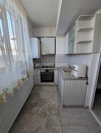 Etaj 2 Apartament 2 Camere Mobilat Bloc 2020 cu Loc Parcare Inclus zona Cug - 4