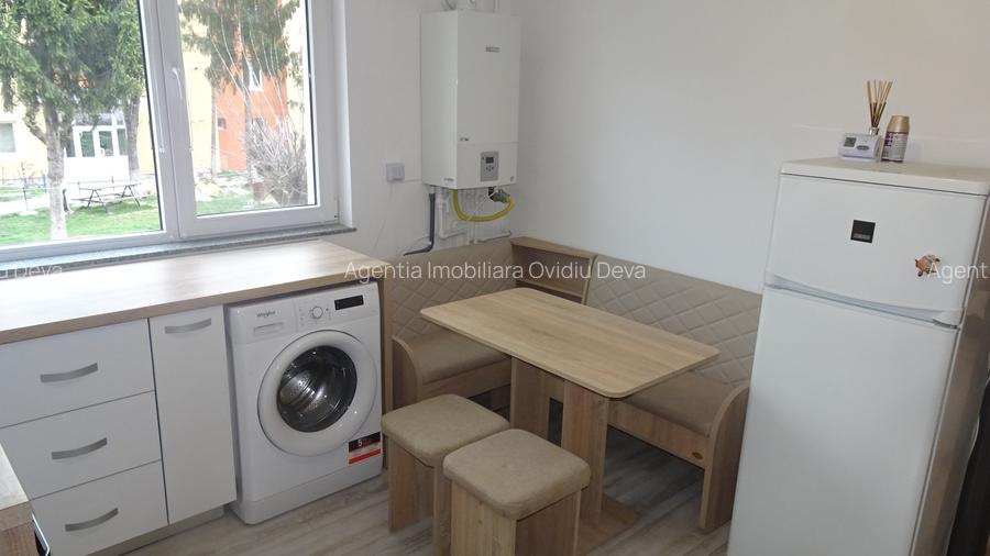Inchiriez, garsoniera in Deva, zona Dacia, etaj 1, situata pe mijloc, amenajata - 2