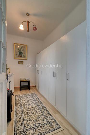 Oportunitate - Casă boierească  de poveste- 7000 mp teren - 21