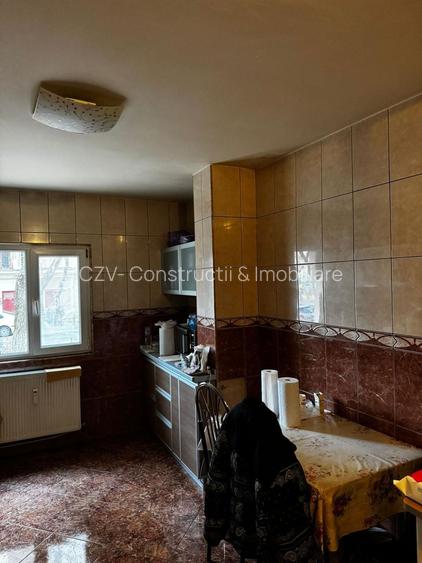 Apartament cu 3 camere , str. Bozieni - 7