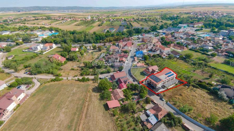 Hotel / Pensiune cu 24 camere de vânzare - Băile 1 Mai - 5