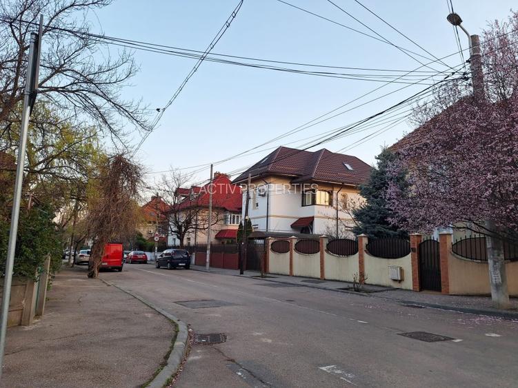 Resedinta deosebita,constr 2012,parc Carol 10min,7 camere,7 bai,2 locuri parcare - 23